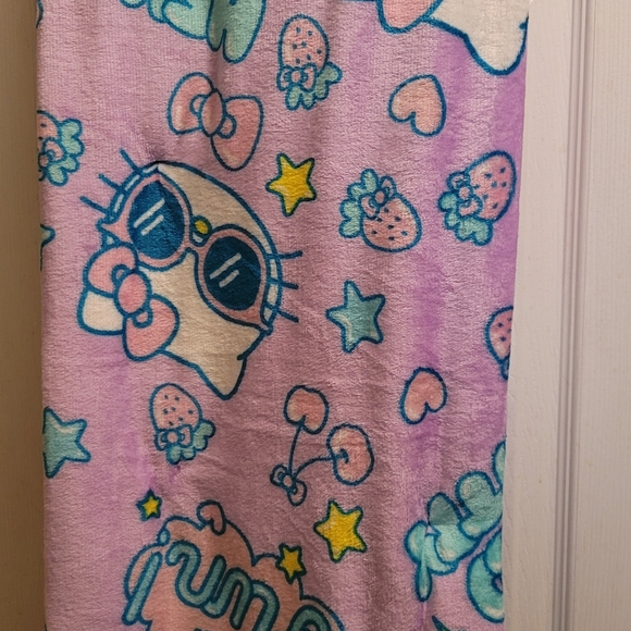 Hello Kitty Stormy Pink Purple 50X70” Throw Blanket New Release,Stars, Cherries - Picture 3 of 4
